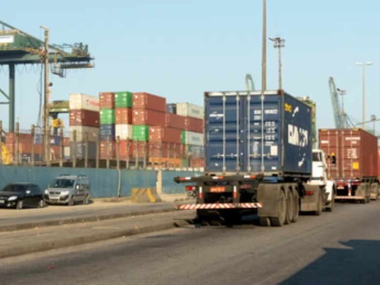 Sucesso do Porto de Santos transforma pátios reguladores em pilares da logística