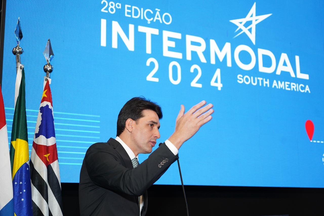Ministro de Portos e Aeroportos anuncia investimentos no Porto de Santos e comemora resultado da economia