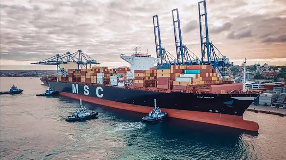 Navio maior que o Cristo, chega ao Porto de Santos e paralisa travessia Santos-Guarujá